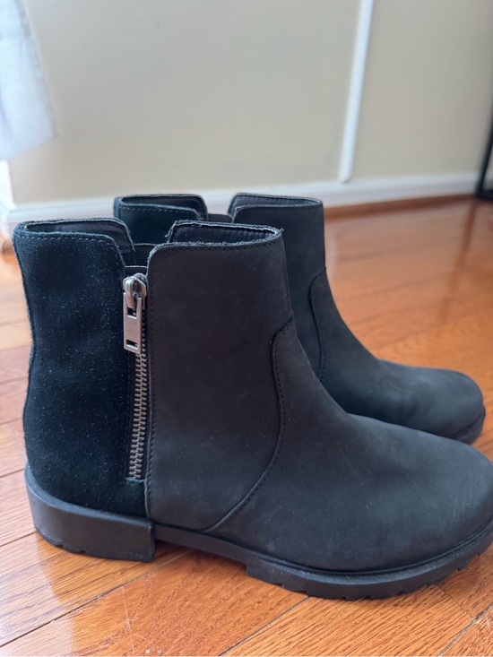 Sorel Shoes - SOREL Waterproof Black Leather Zip-Up Boots - Size 9